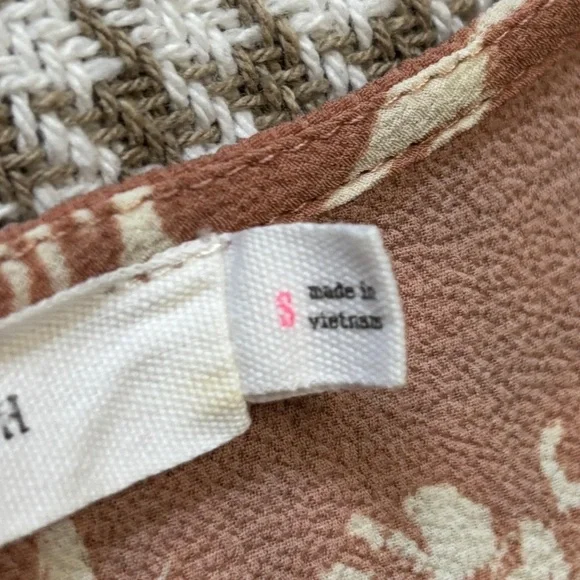 5/$15 | Lush | Floral Shift Dress - Picture 10 of 13